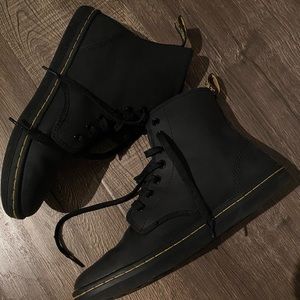 Black leather Doc Marten Shoreditch Lace Up Boots
